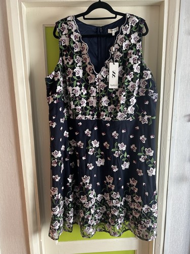 Bnwt studio size - bnwt,