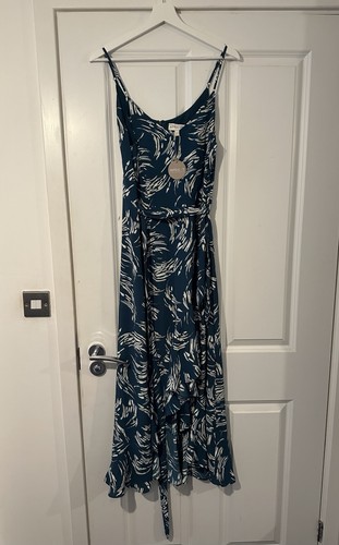 Occasion dress apricot size - by,